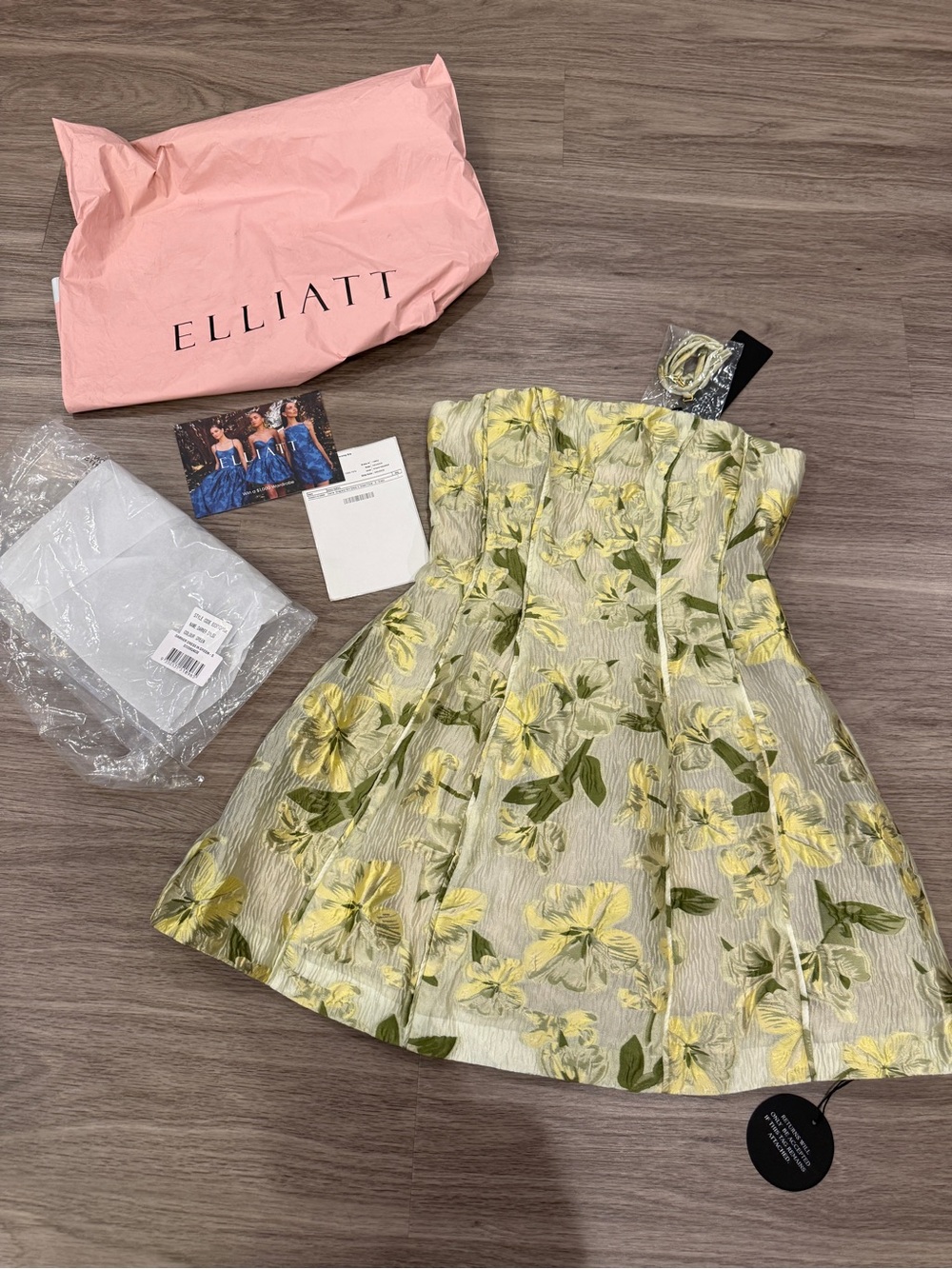 Elliatt Darner Mini Dress (SMALL)